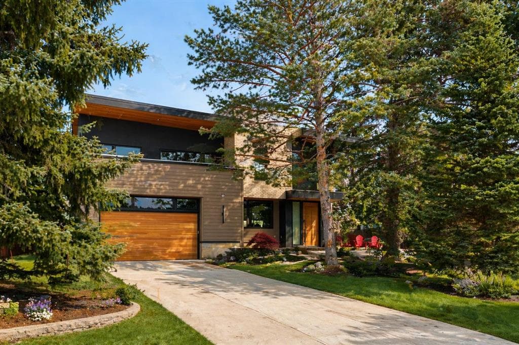 3-bed Detached for sale at 112 Pump Hill Green SW, Calgary