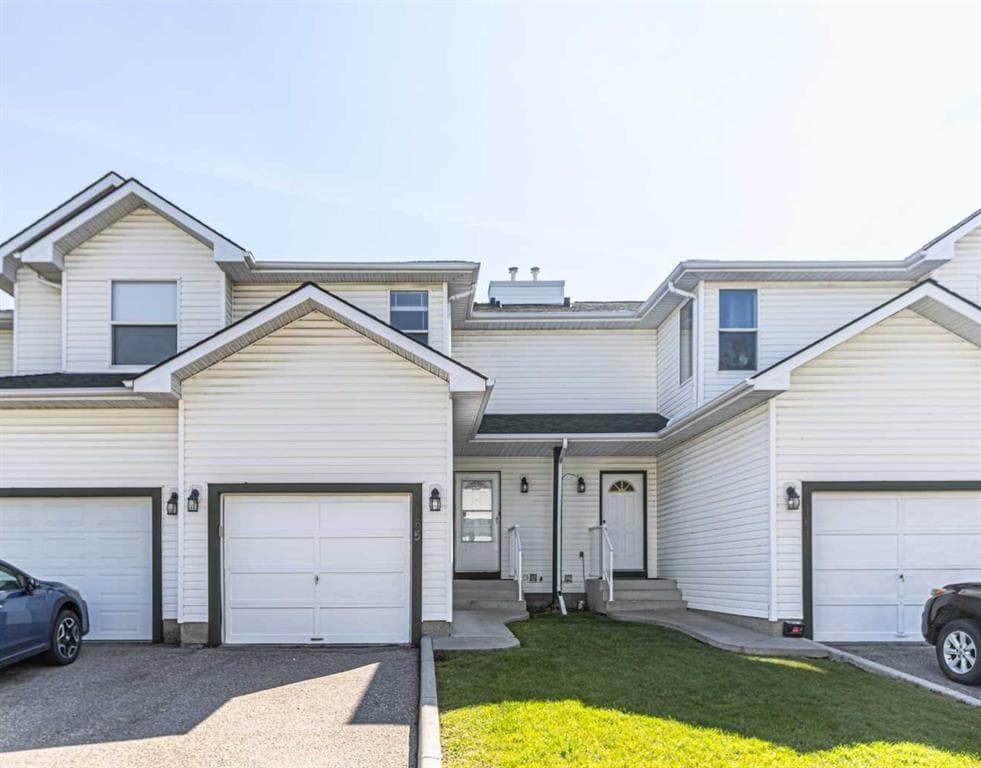 3-bed Townhouse for sale at 165 Sandpiper Lane NW, Calgary