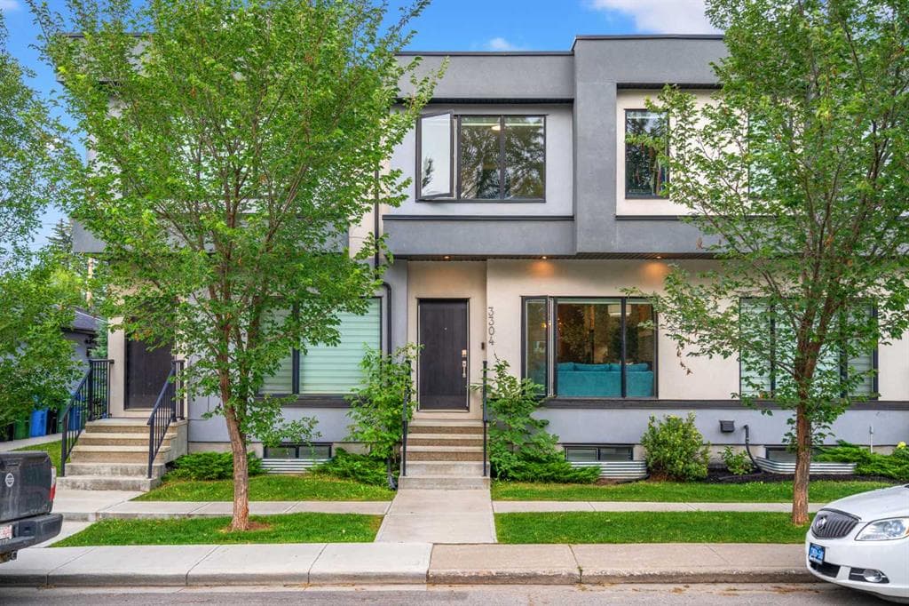 4-bed Townhouse for sale at 3304 2 Street NE, Calgary