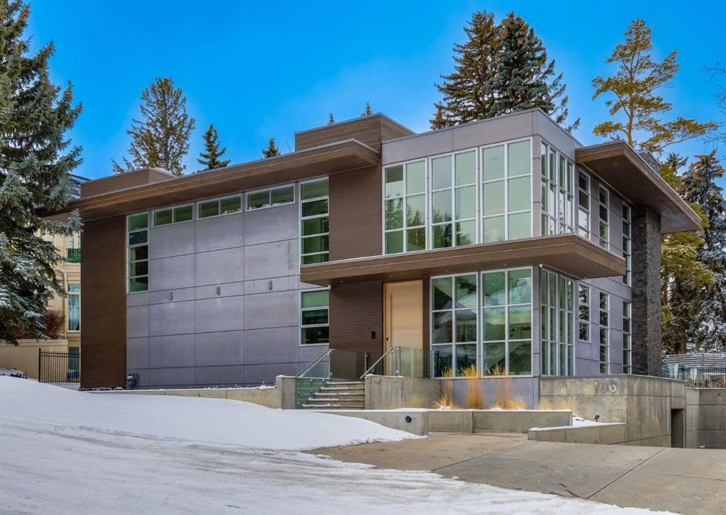 5-bed Detached for sale at 106 Pumpridge Place SW, Calgary