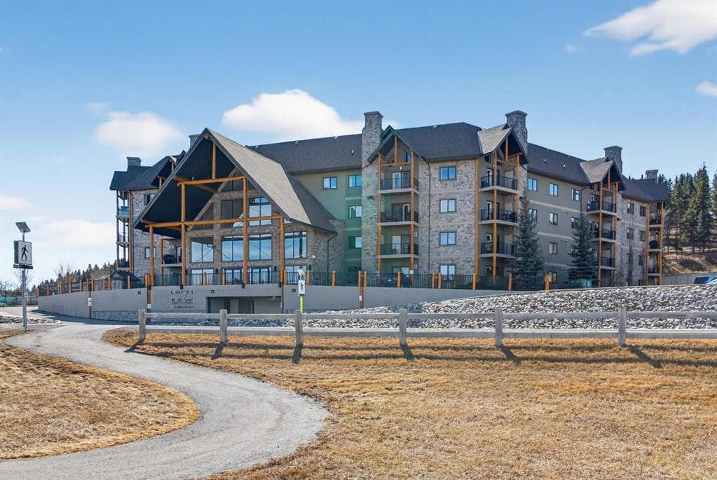 2-bed Apartment for sale at 203, 77 George Fox Trail, Cochrane