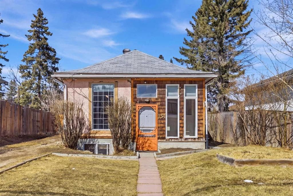 2-bed Detached for sale at 134 32 Avenue NE, Calgary