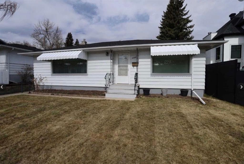 3-bed Detached for sale at 2908 13 Avenue NW, Calgary