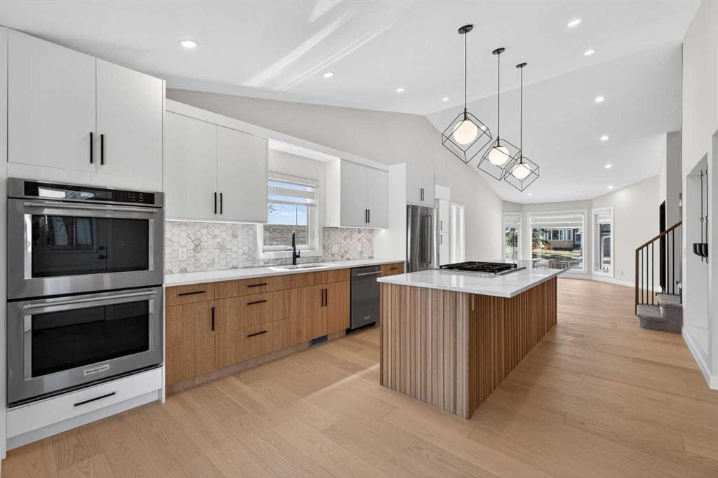 5-bed Detached for sale at 42 Sunvista Crescent SE, Calgary