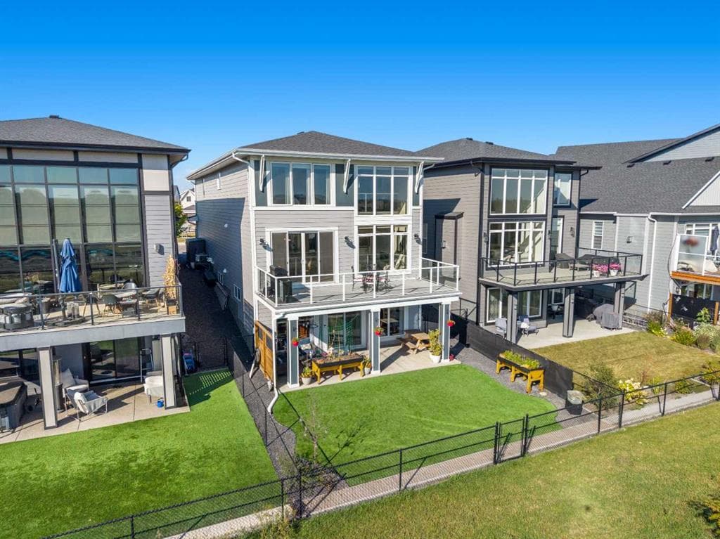 4-bed Detached for sale at 51 Creekstone Way SW, Calgary