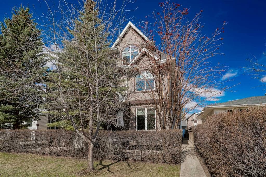 3-bed Townhouse for sale at 1, 523 34 Street NW, Calgary