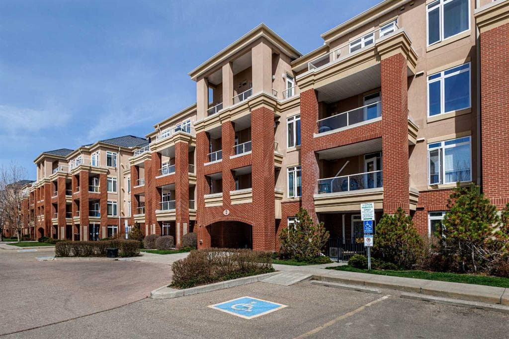 2-bed Apartment for sale at 304, 8 Hemlock Crescent SW, Calgary