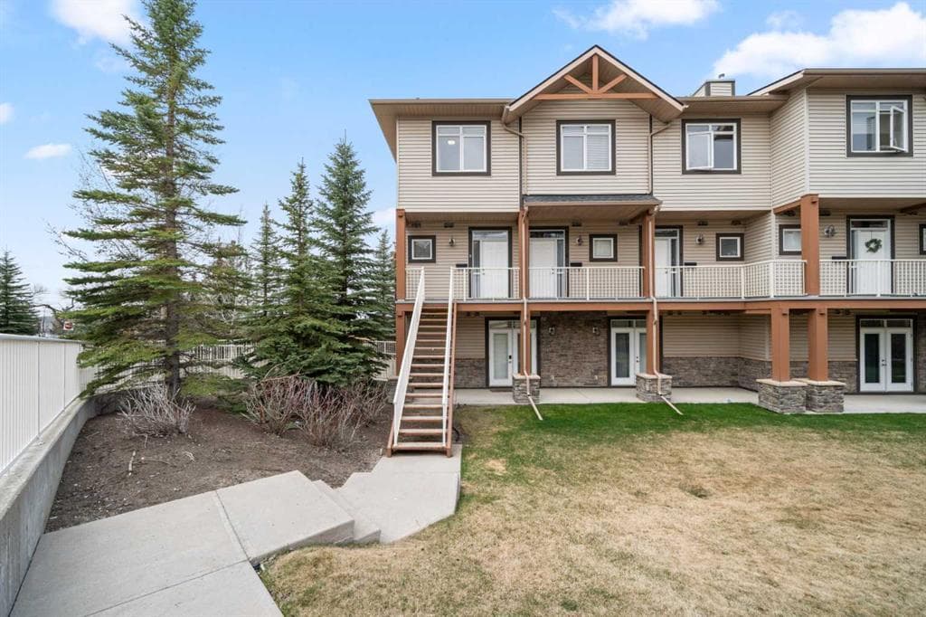 2-bed Townhouse for sale at 9, 181 Rockyledge View NW, Calgary
