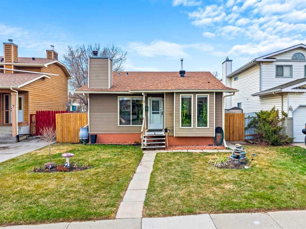 3-bed Detached for sale at 11 Deersaxon Circle SE, Calgary