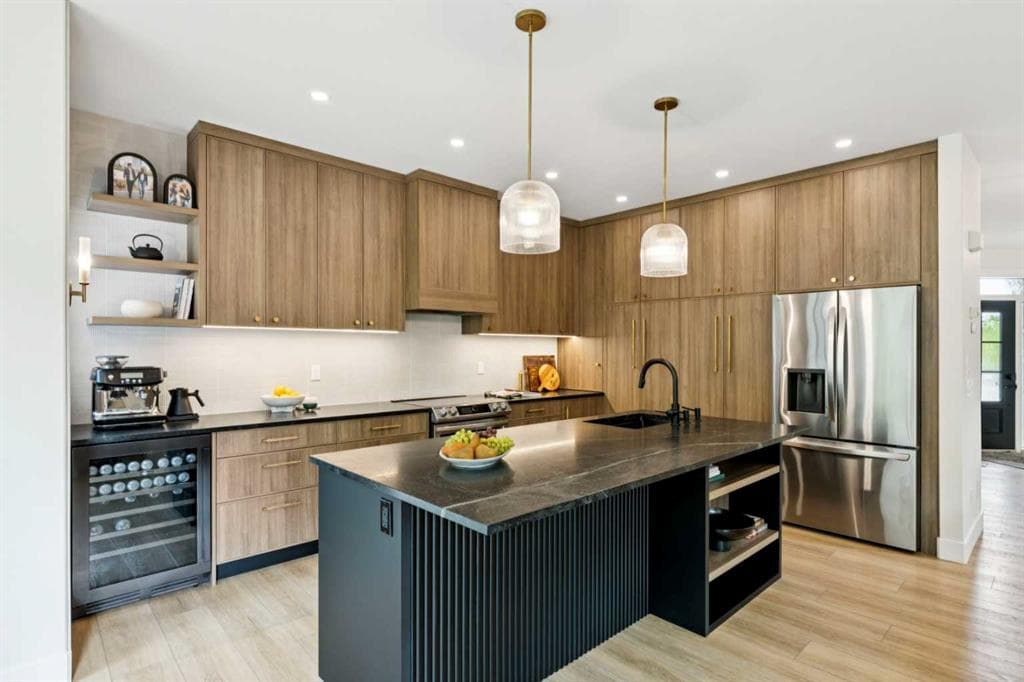 5-bed Detached for sale at 15 Valley Stream Manor NW, Calgary