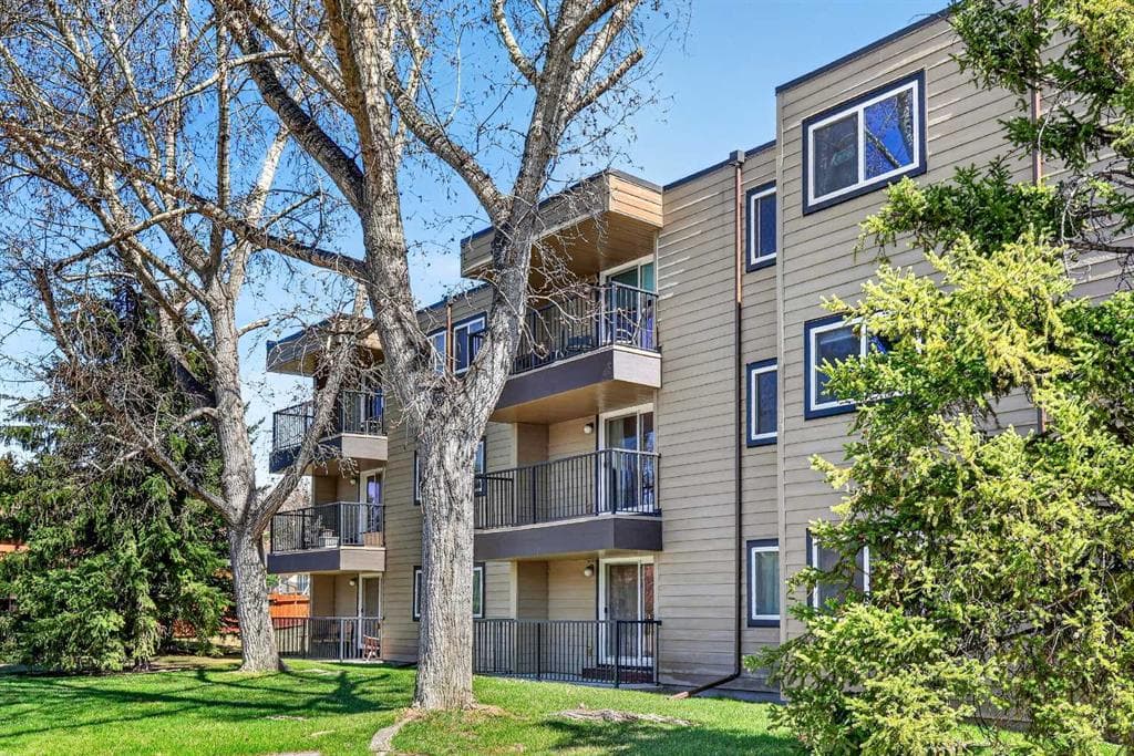 1-bed Apartment for sale at 204, 36 Glenbrook Crescent, Cochrane