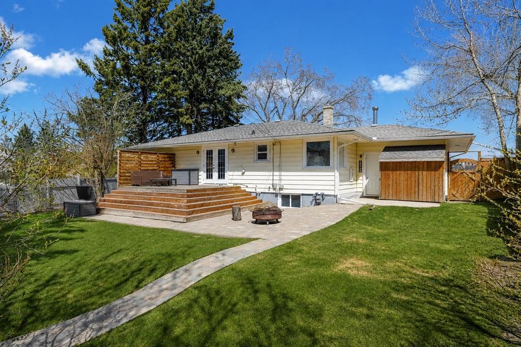 3-bed Detached for sale at 3003 25 Street SW, Calgary
