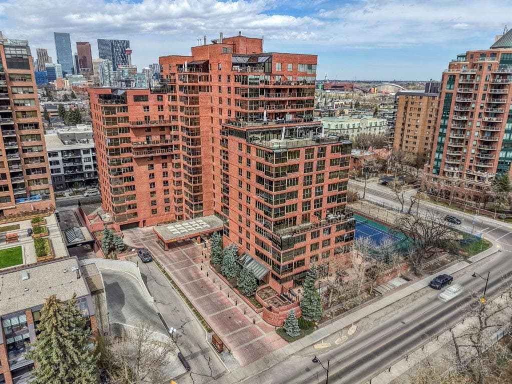 2-bed Apartment for sale at 704, 318 26 Avenue SW, Calgary
