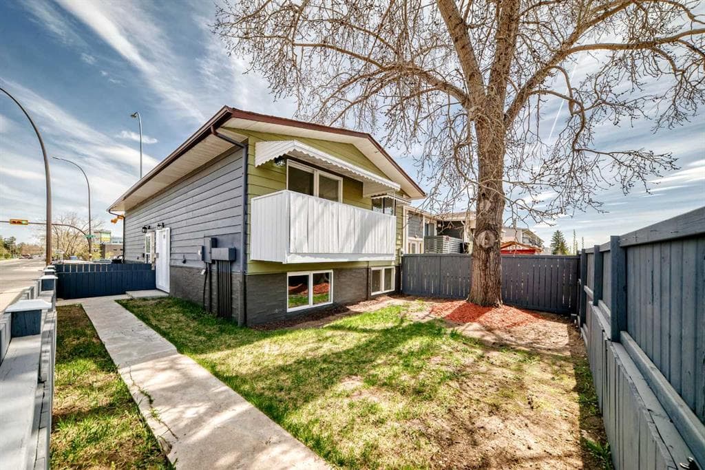 2-bed Townhouse for sale at F, 903 44 Street SE, Calgary