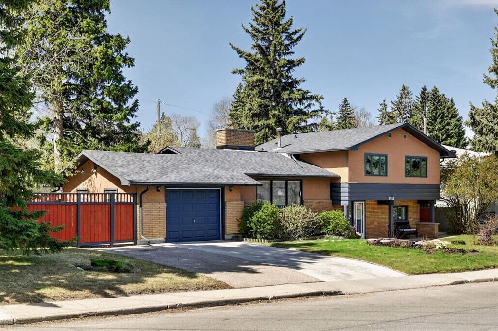 4-bed Detached for sale at 3811 24 Street NW, Calgary