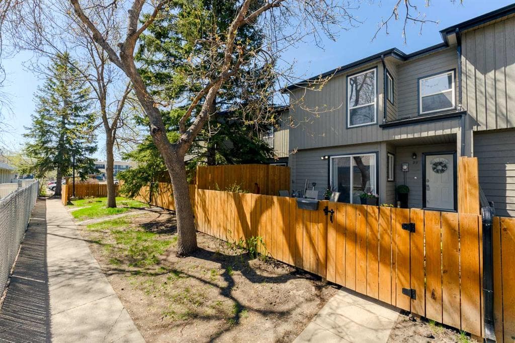 2-bed Townhouse for sale at 23, 420 Grier Avenue NE, Calgary