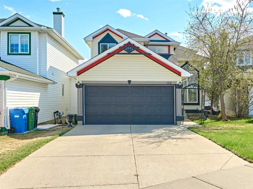 3-bed Detached for sale at 132 Somercrest Close SW, Calgary