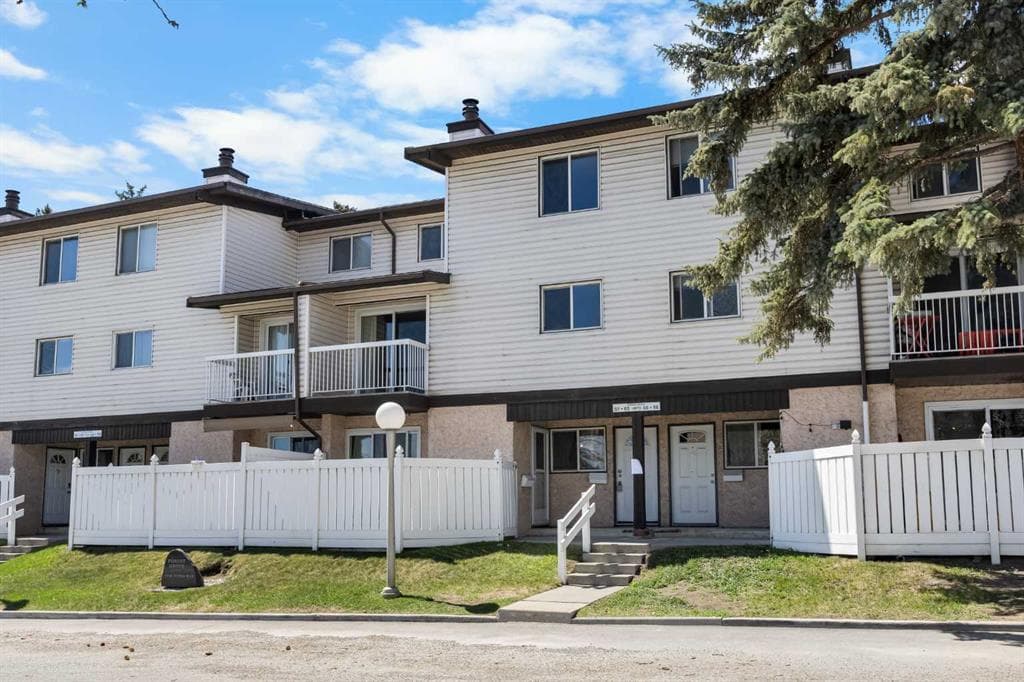 2-bed Townhouse for sale at 57, 3705 Fonda Way SE, Calgary