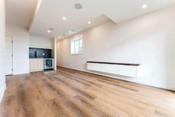 Thumbnail 37