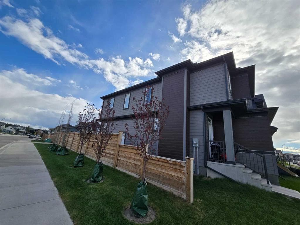 4-bed Detached for sale at 431 Rowmont Boulevard NW, Calgary