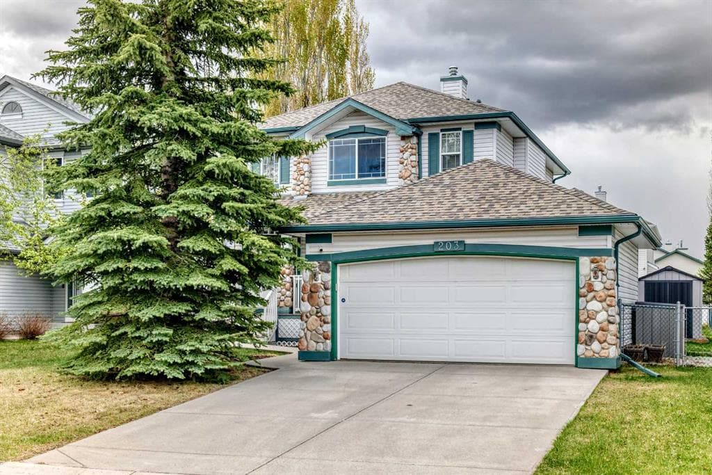 3-bed Detached for sale at 203 WEST LAKEVIEW Circle, Chestermere