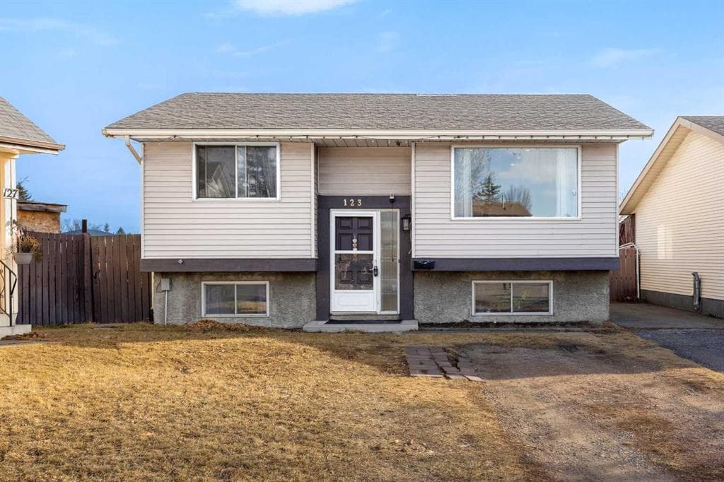 5-bed Detached for sale at 123 Radley Place SE, Calgary