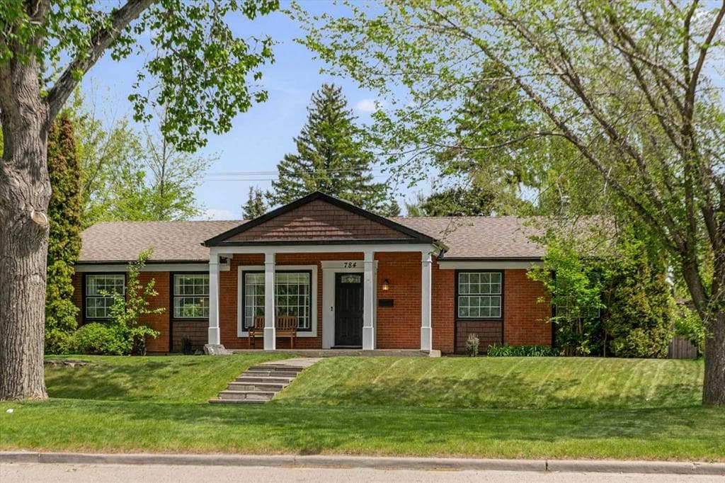4-bed Detached for sale at 784 Acadia Drive SE, Calgary