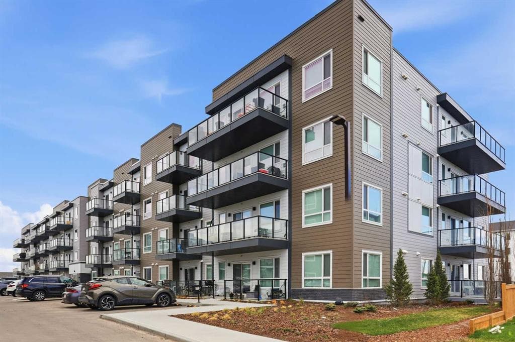 2-bed Apartment for sale at 3420, 33 Carringham Gate NW, Calgary