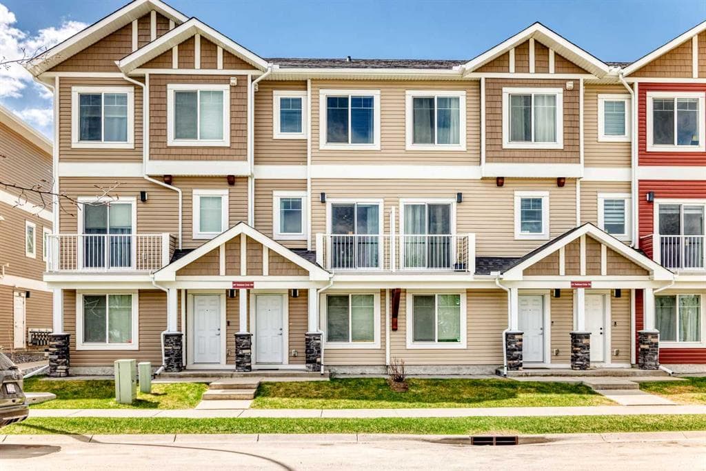 2-bed Townhouse for sale at 109 Redstone Circle NE, Calgary