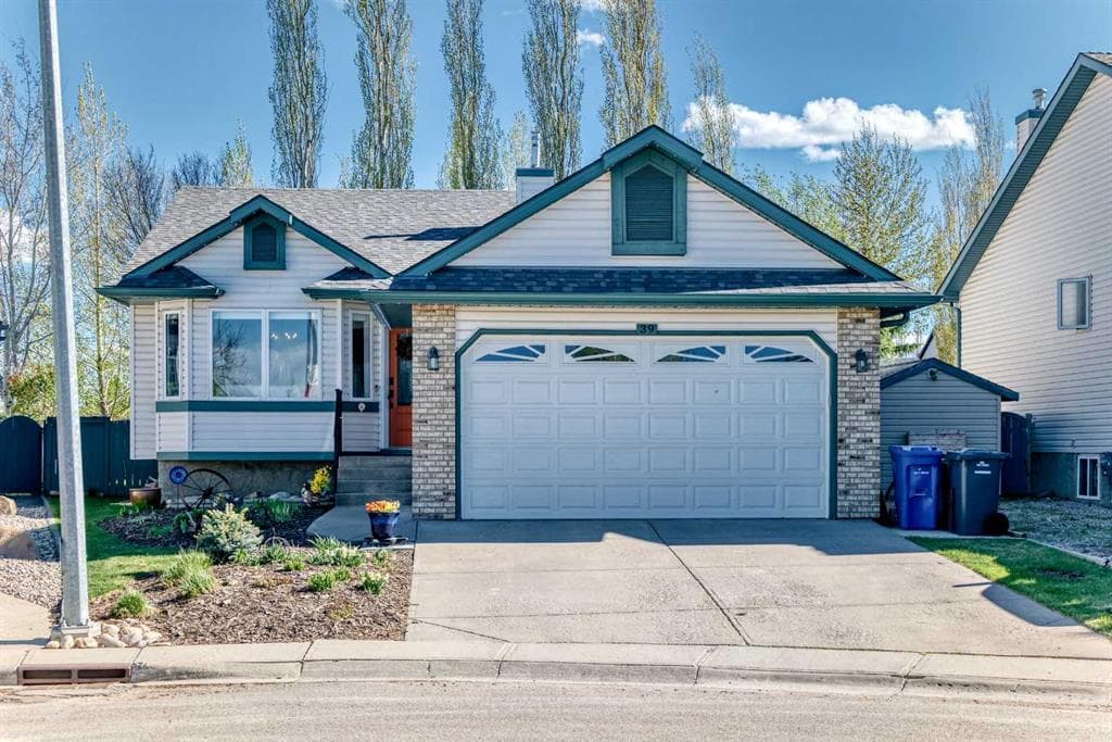 4-bed Detached for sale at 39 Westfall Crescent, Okotoks