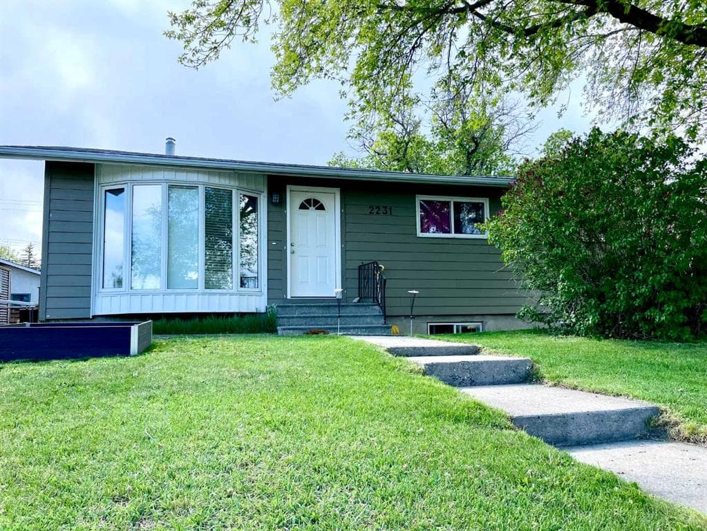 5-bed Detached for sale at 2231 39 Street SE, Calgary