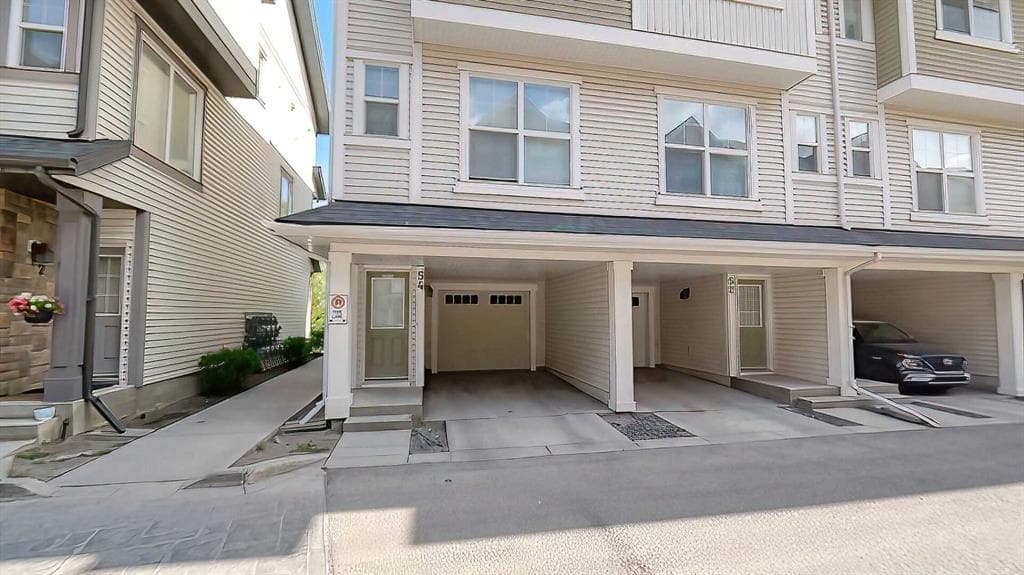 3-bed Townhouse for sale at 54 New Brighton Point SE, Calgary