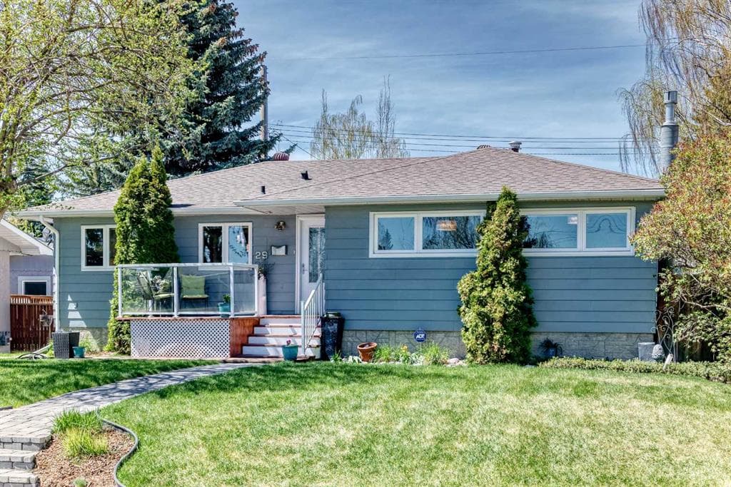 4-bed Detached for sale at 29 Chisholm Crescent NW, Calgary