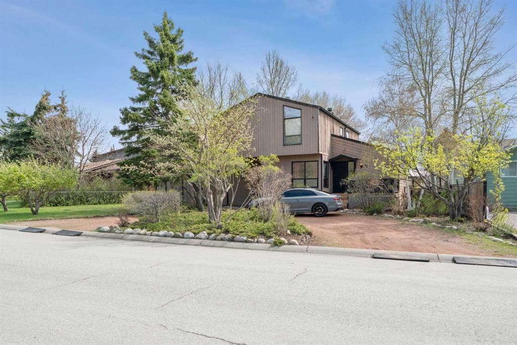 4-bed Detached for sale at 65 Carolina Drive, Cochrane