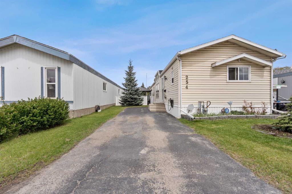 3-bed Detached for sale at 254 Erin Woods Circle SE, Calgary