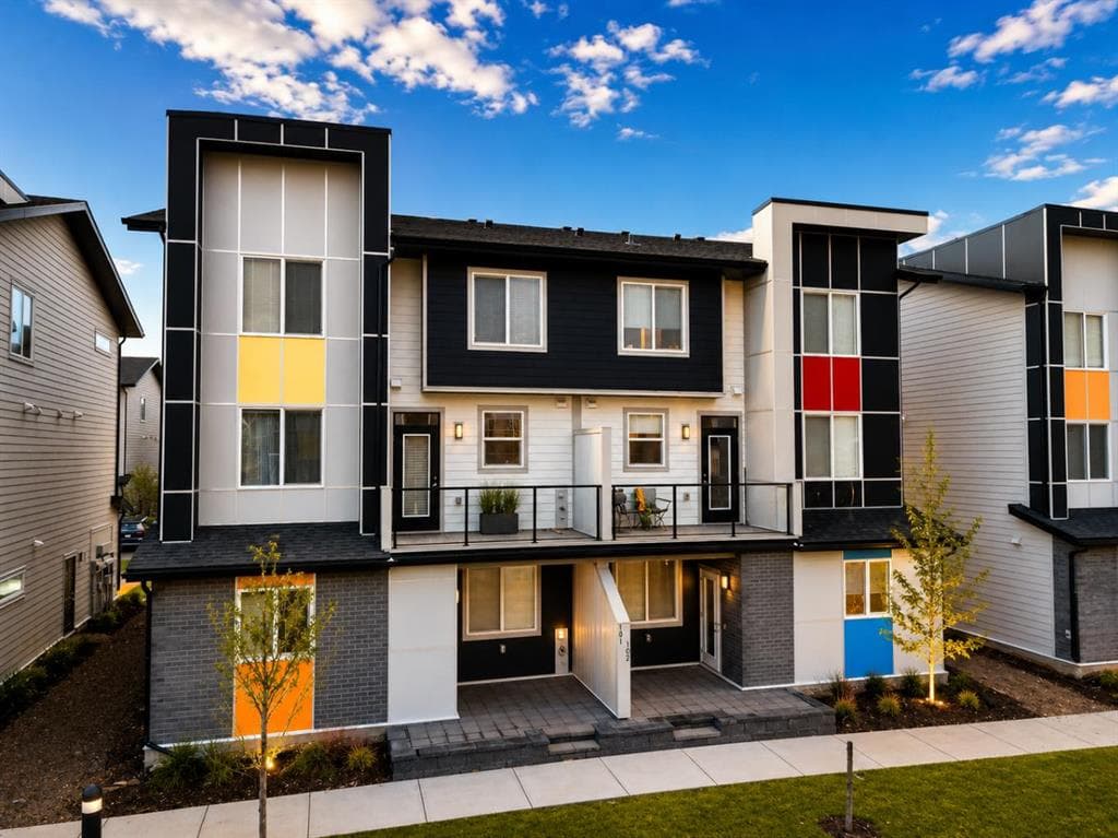 1-bed Townhouse for sale at 102, 130 Redstone Walk NE, Calgary