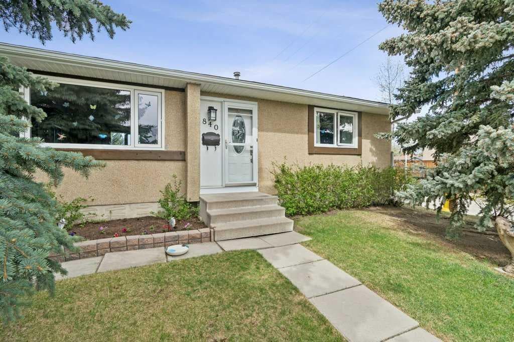 2-bed Detached for sale at 840 Pinecliff Drive NE, Calgary