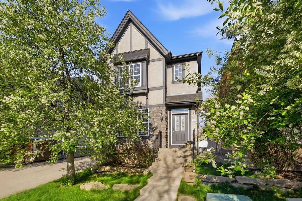 4-bed Detached for sale at 122 Ypres Green SW, Calgary