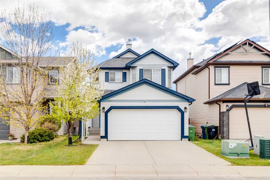 4-bed Detached for sale at 324 Evermeadow Road SW, Calgary