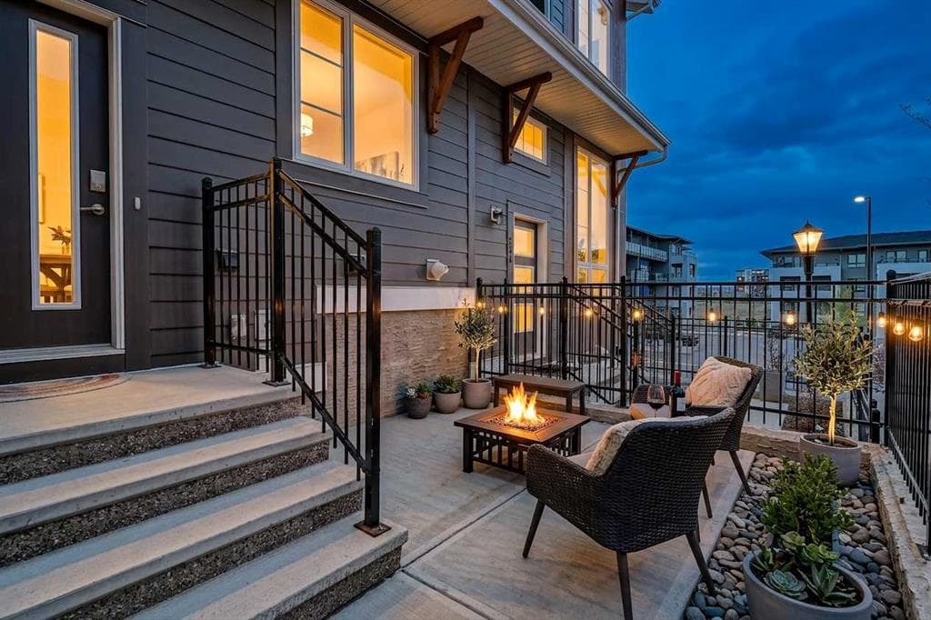 2-bed Townhouse for sale at 242 Livingston Common NE, Calgary