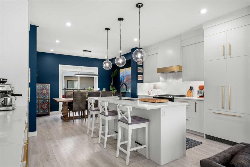 4-bed Townhouse for sale at 8161 8 Avenue, Calgary