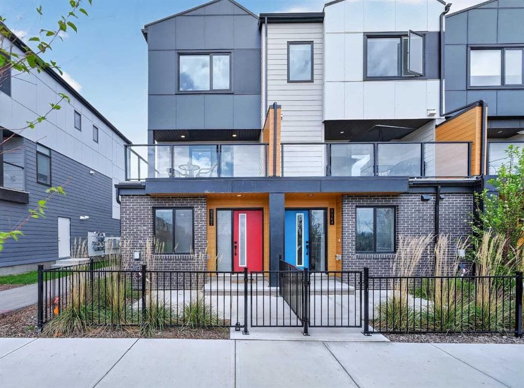 3-bed Townhouse for sale at 8562 19 Avenue SE, Calgary