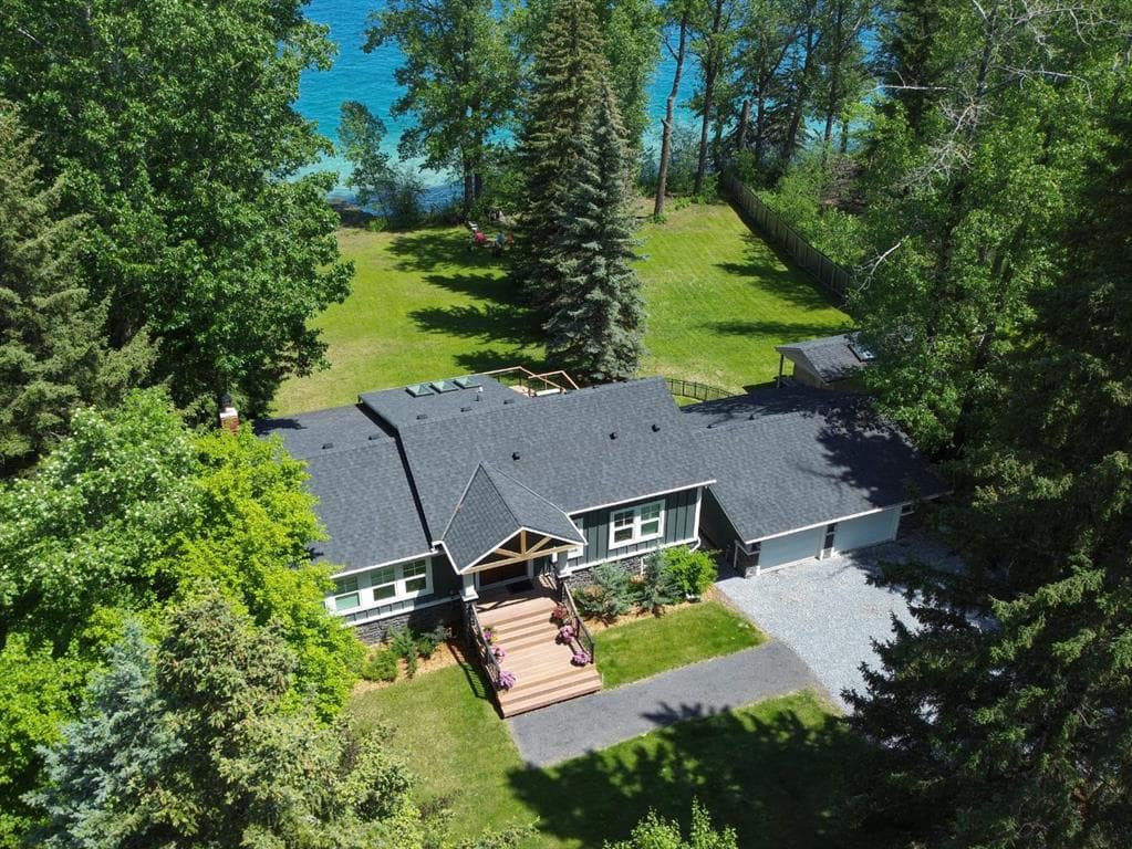 2-bed Detached for sale at 7136 Bow Crescent NW, Calgary