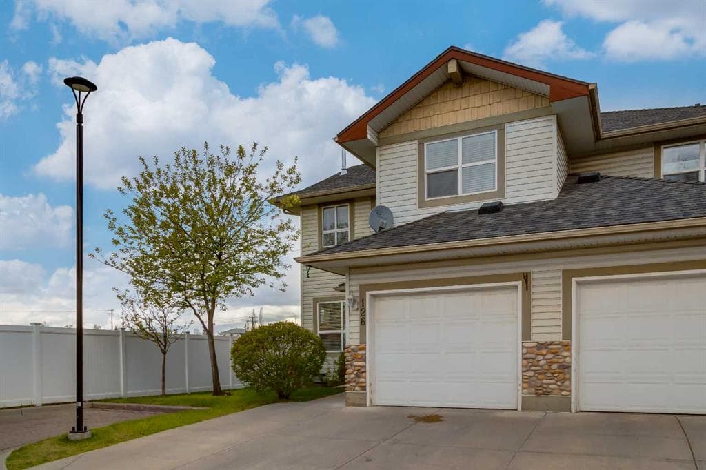 4-bed Townhouse for sale at 126 Harvest Gold Place NE, Calgary