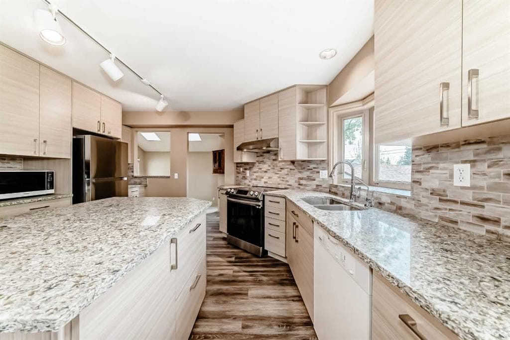 4-bed Detached for sale at 2518 21 Street SW, Calgary