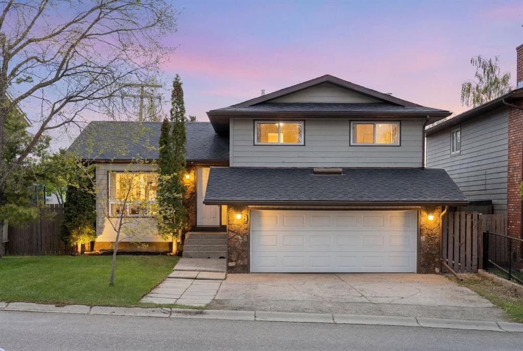 3-bed Detached for sale at 8 Hawkwood Place NW, Calgary