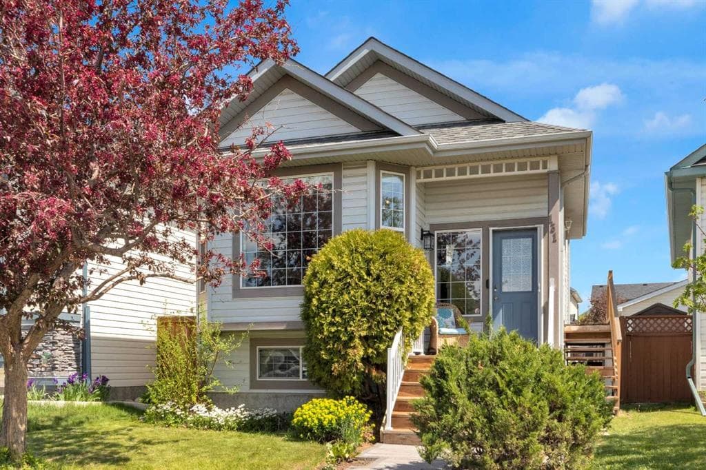 4-bed Detached for sale at 131 Country Hills Way NW, Calgary