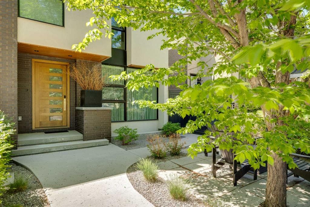 4-bed Semi-detached for sale at 3813 1A Street SW, Calgary