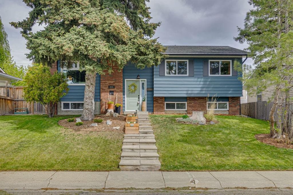 4-bed Detached for sale at 432 Queensland Road SE, Calgary