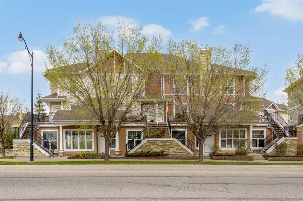 2-bed Townhouse for sale at 768 73 Street SW, Calgary